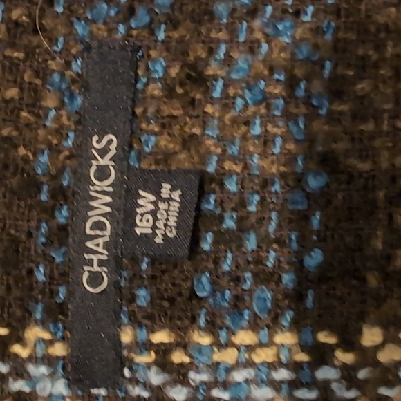 Plaid zipper front and pockets - Picture 2 of 3